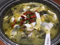 -渝是乎酸菜鱼(龙旗购物中心店)