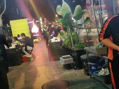 -何师烧烤·香辣蟹·川菜·30年老品牌(太古里旗舰店)