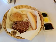 餐前棍包-塞纳河法国餐厅(意式风情街店)