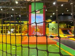 -蹦蹦跳跳(新奥购物中心店)