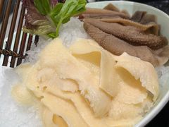 -红鼎豆捞·非遗鲍皇汤火锅(宝丰路店)