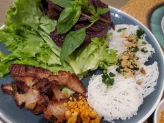 西贡蒸粉卷配炭烧扎肉-CHINCHIN 青青·泰国料理(万象食家店)