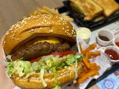 -The Habit Burger Grill 哈比特汉堡(复兴soho店)