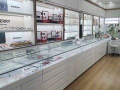 -翰佐蔡司小乐圆·依视路星趣控·暴龙眼镜折扣店