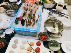 -红鼎豆捞·非遗鲍皇汤火锅(宝丰路店)