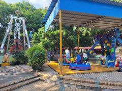 -顺德大良半月城游乐场