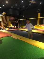 -蹦蹦跳跳(新奥购物中心店)