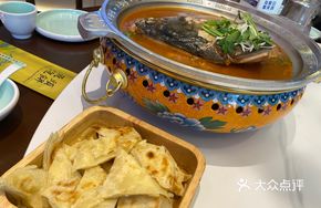 Abalone Sauce Fish Head with Steamed Buns