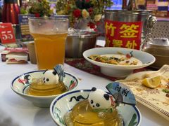 -刘姐啤酒鱼民族演艺餐厅(西街总店)