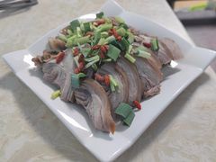 墨脱石锅东山羊-墨脱石锅椰子鸡•香草鸭•东山羊(大东海店)