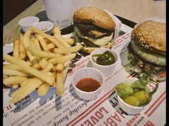 -The Habit Burger Grill 哈比特汉堡(复兴soho店)