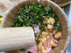 烧椒皮蛋鲜肉丸-茅草房·河畔园林火锅