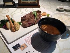 神户牛肉-神戸牛八坐和(阪急三宮店)