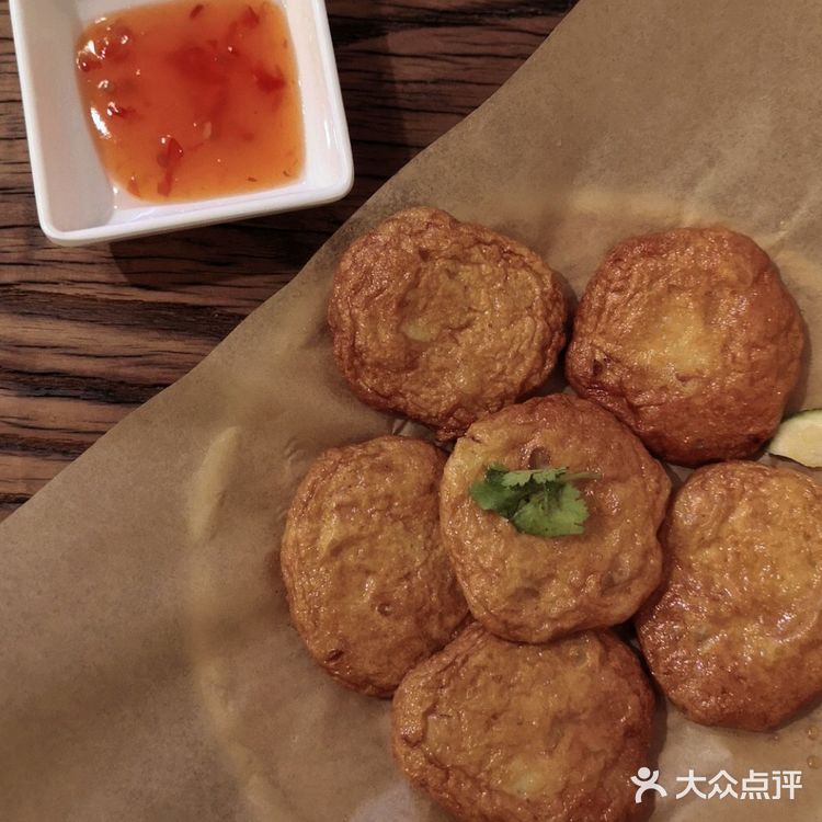 体验泰国街头夜间大排档的豪横