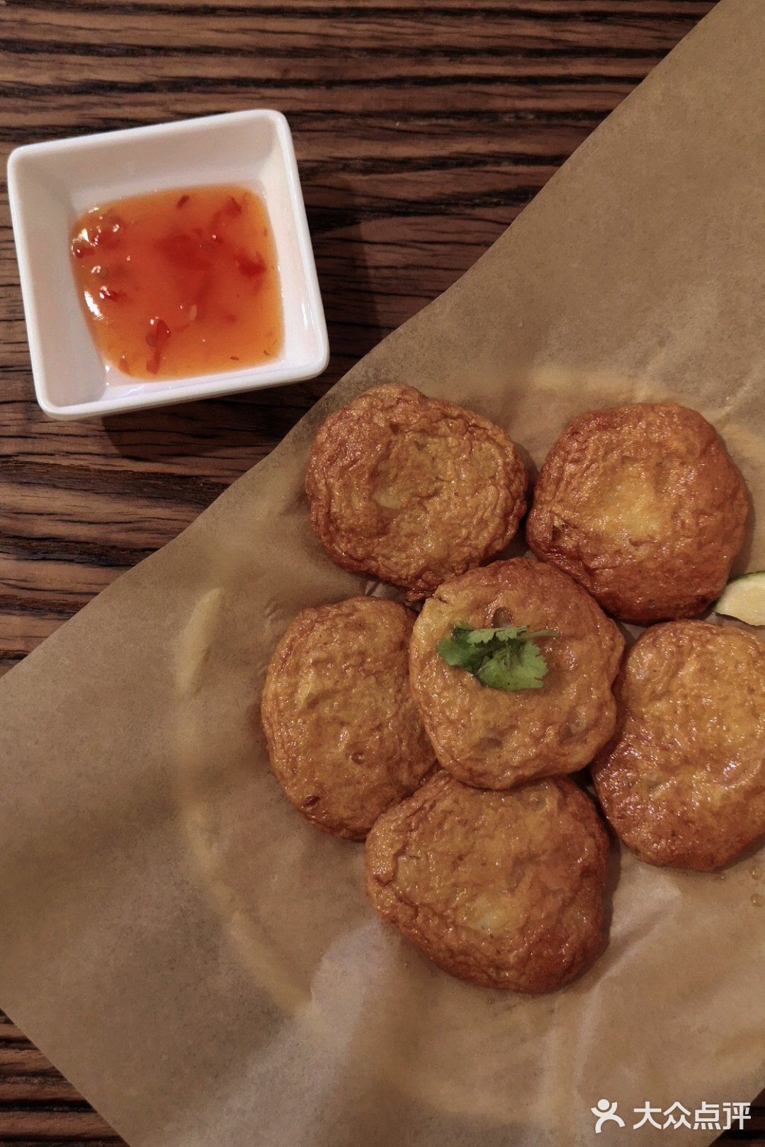 体验泰国街头夜间大排档的豪横