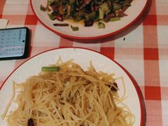 -洪霞餐馆·川菜·鲜货现炒(两江春城店)