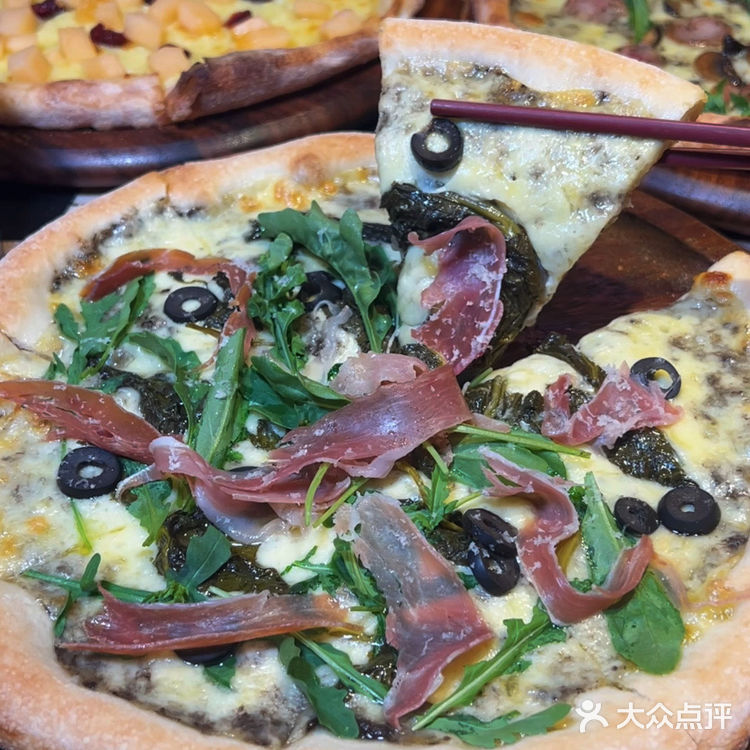 氛围感创意小酒馆