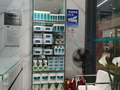 -福奈特洗衣·洗鞋·奢侈品护理(百联中环店)