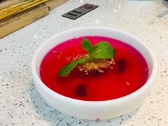 鲜火龙果冰粉-老佛爷铜炉蛙锅(海岸城店)