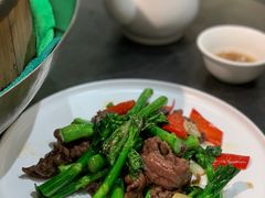 芥蓝炒牛展-飞尝蚝·顺德菜·鱼生(顺德总店)