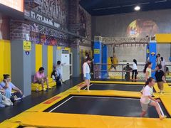 -极限Jump蹦床·新潮玩运动世界·室内乐园·团建·派对中心