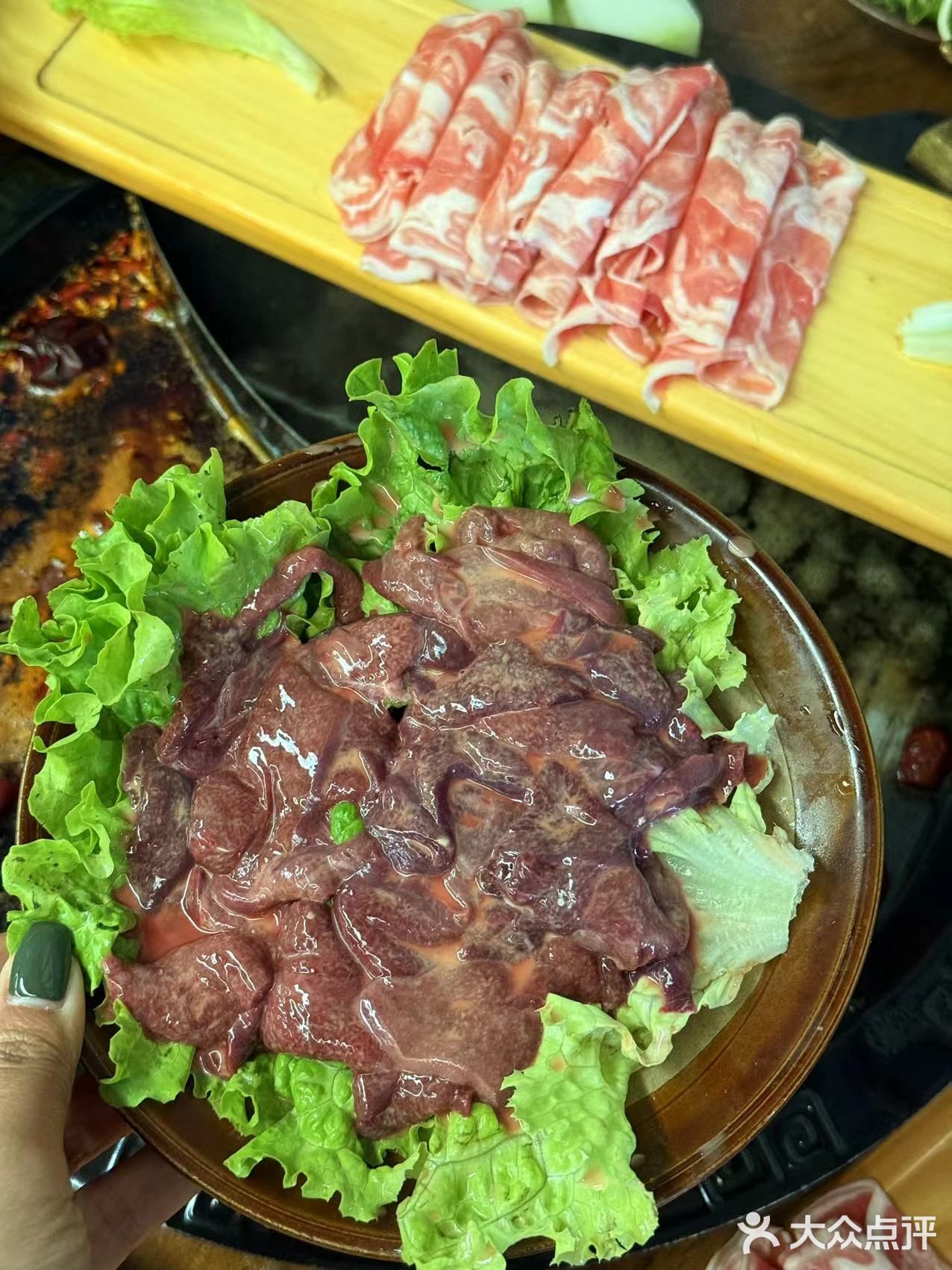 五一还去什么重庆，来青岛这家“戏精火锅店”