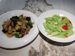 酱椒酸菜炒猪肚-又见炊烟私房菜(敬亭路店)