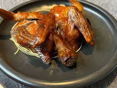 脆皮炸乳鸽-御花园·粤菜·海鲜火锅(中山公园店)