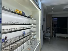 -视野联行眼镜·蔡司·尼康战略合作店(城西银泰店)