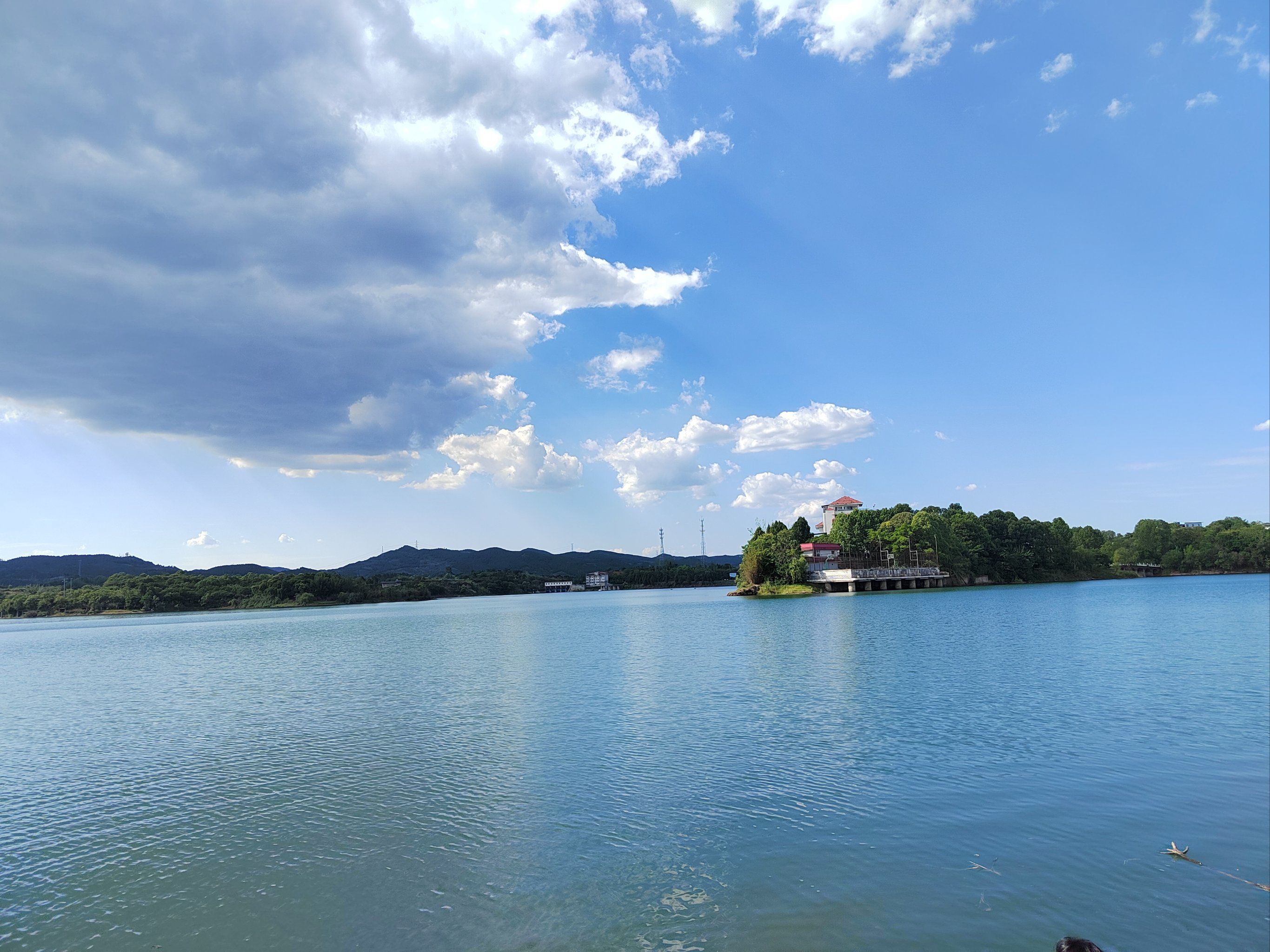 龙泉湖好风景