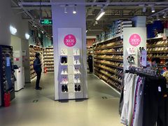 -唯品会(北京国瑞城店)