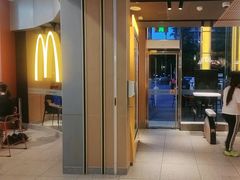 -麦当劳(中二横路店)