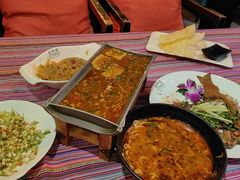 -香巴拉云南餐厅(华莱坞店)