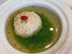 芦蒿清炖狮子头-扬州香格里拉·香宫中餐厅