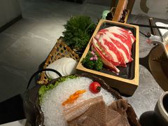 -湊湊火锅·茶憩(杭州湖滨银泰in77店)