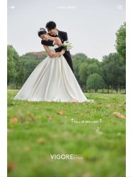 -雪中彩影婚纱摄影·微光艺术中心