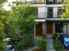 -田园东方蜜桃村的田野营地