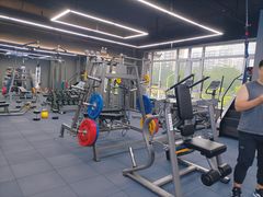 -秦皇国际大酒店健身中心