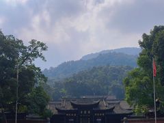 -峨眉山报国寺