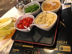 -鲜入围煮花胶鸡海鲜火锅