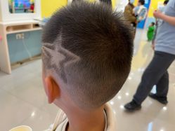 -爆米花儿童美发乐园