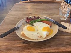 -Common Table · Brunch & Coffee