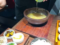 -良米山·云南野生菌过桥米线(上海首店)