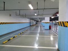-澳门中心-办公楼地下停车场
