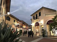 -佛罗伦萨小镇广佛名品奥特莱斯(疏港路店)