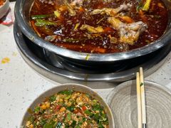 -肖肖酸萝卜鱼火锅(总店)