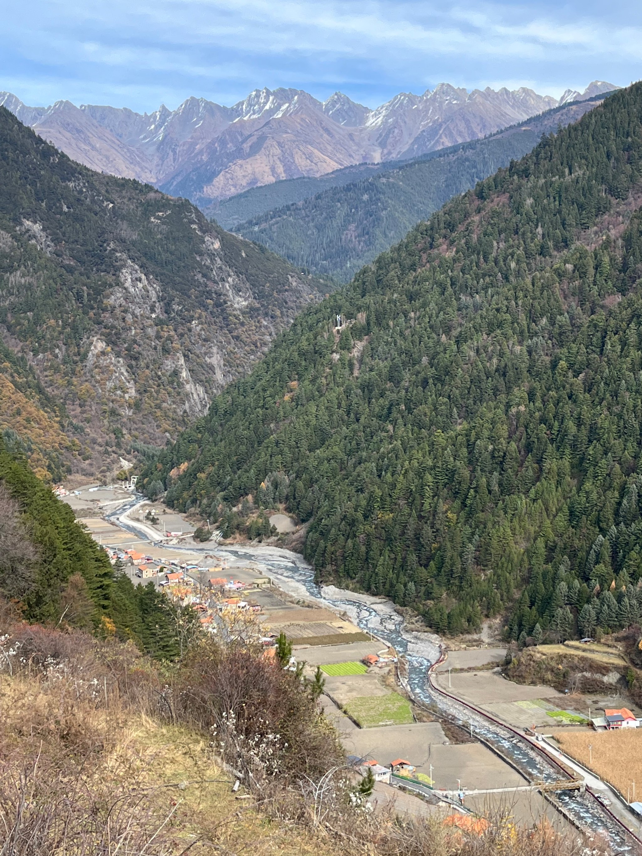 理县猛古村霸王山图片