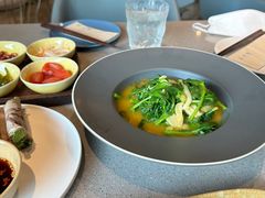 豌豆黄浸豌豆尖-半山腰·云南菜(侨福芳草地店)