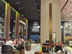 大堂-星巴克臻选(上海虹桥新天地三店)
