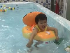 -蓝鲸奇亲子游泳俱乐部